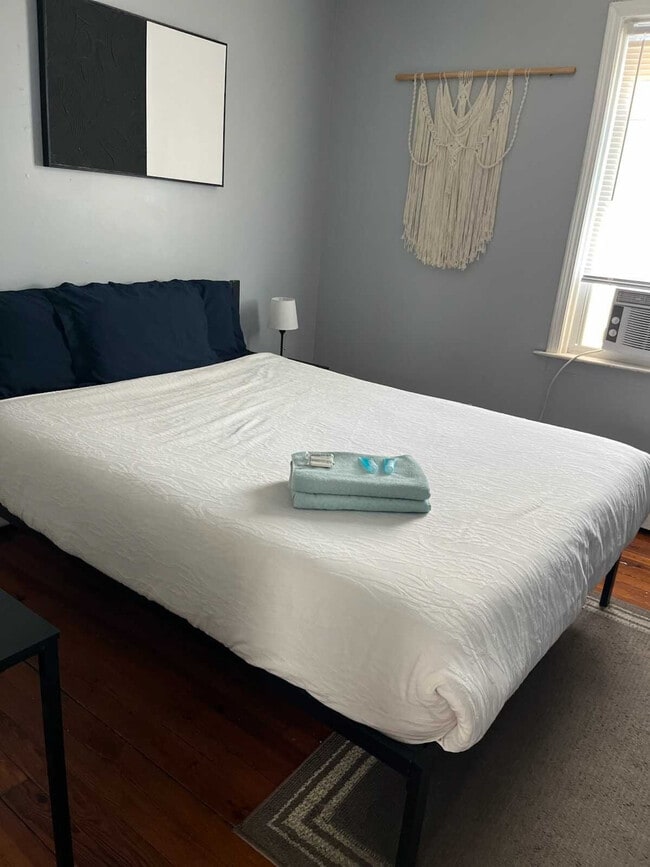 Building Photo - 56 Longmont St