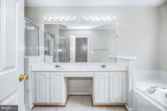 Building Photo - 45527 Grand Central Sq