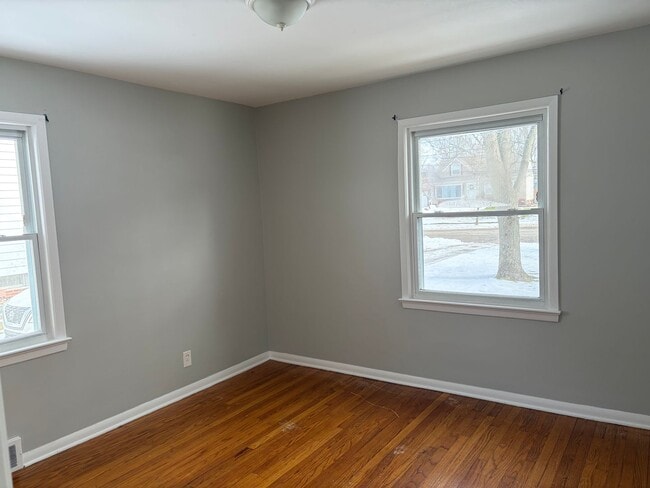 Building Photo - Beautiful single family home on a very Quiet street