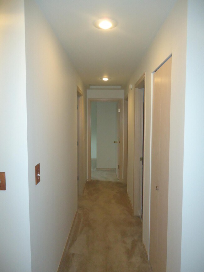 Building Photo - 211 Noble Way