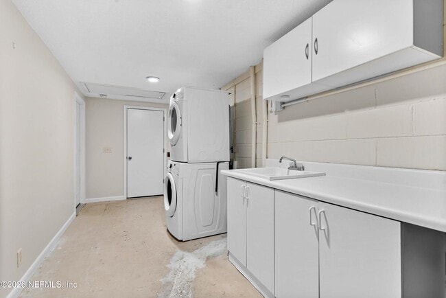 Building Photo - 250 Nautical Blvd S