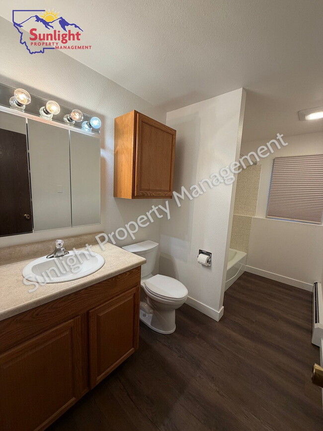 Building Photo - 2 Bed / 1 Bath Apartment – Laurel Montana