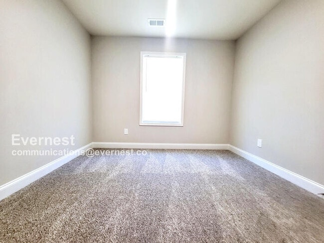 Building Photo - 1754 Live Oak Ln