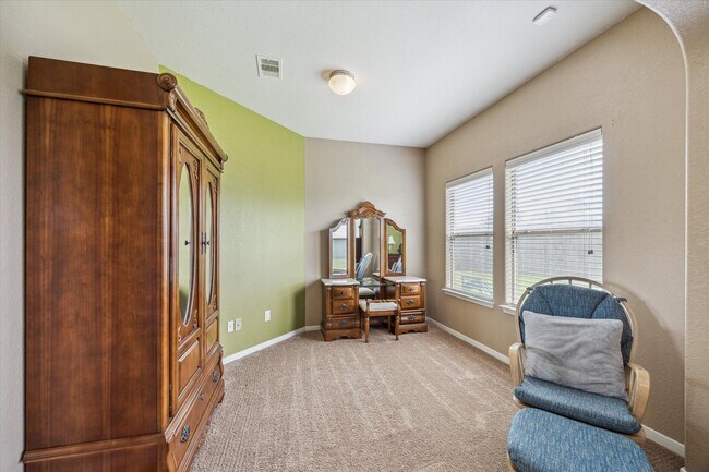 Building Photo - 919 E Tide Bay Cir