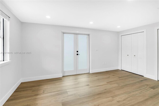 Building Photo - 6499 SW 39th St