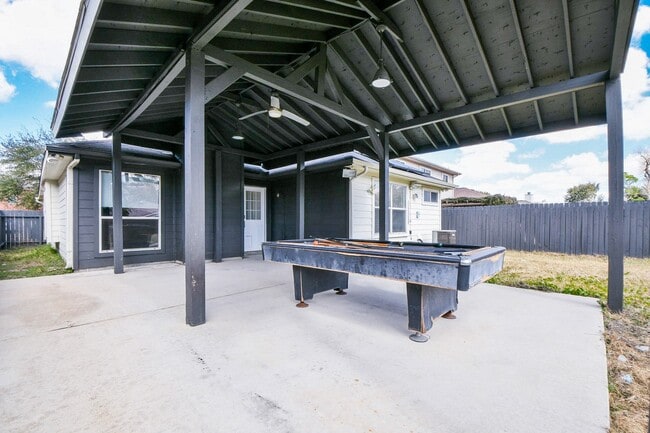 Building Photo - 9039 Martin Heights Dr