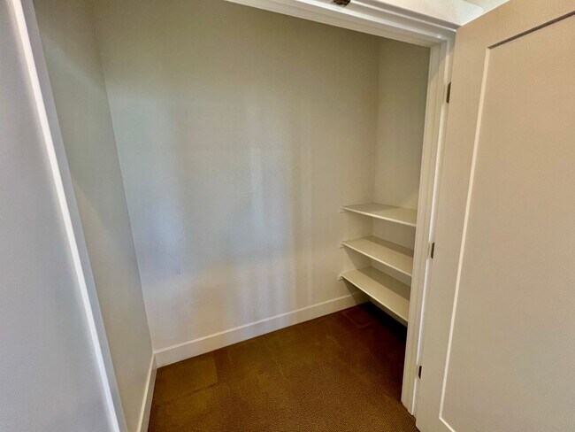 Building Photo - Application Pending! Lovely 4 bedroom 2.5 ...