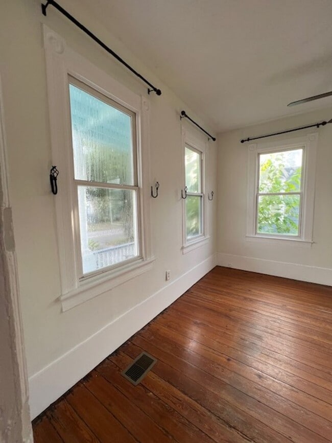 Building Photo - Downtown Beaufort House for Rent
