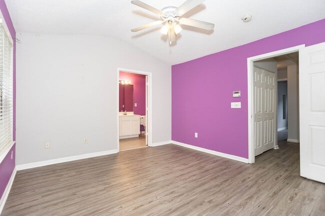 Building Photo - 9155 Nesbit Ferry Rd