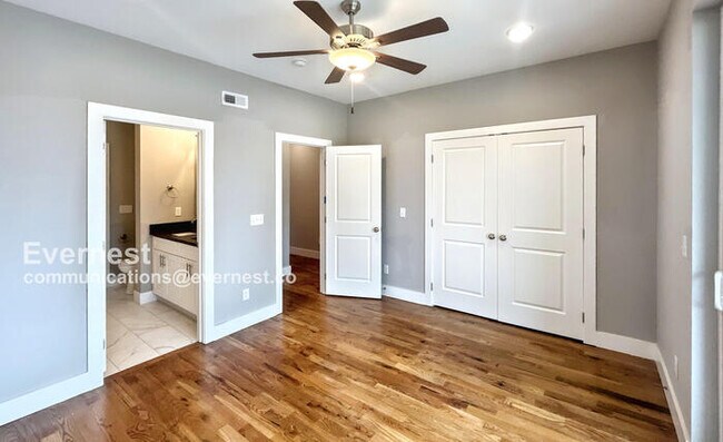 Building Photo - 50% Off First Month Rent! Spacious 4-Bedroom Home with Modern Amenities / Pet-Friendly / Availabl...