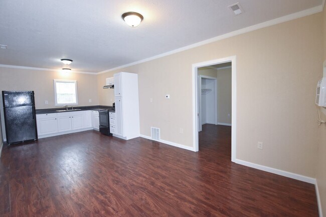 Building Photo - 2149 US-40