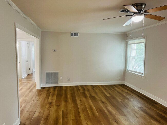 Building Photo - Wow! Newly renovated 2 bedroom 2 bathroom unit in Lithonia. Must see!