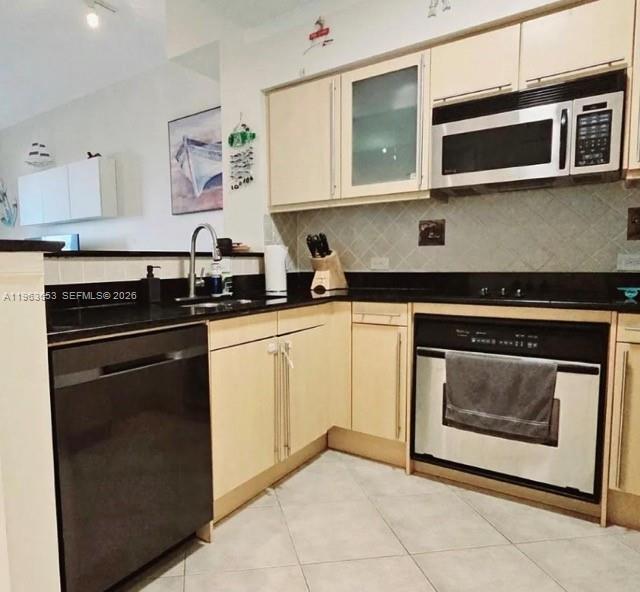 Building Photo - 2080 S Ocean Dr