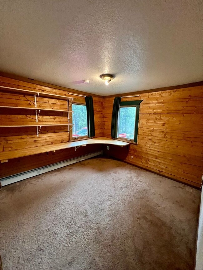 Building Photo - Charming 2-Bedroom Home in Fairbanks – Pet...