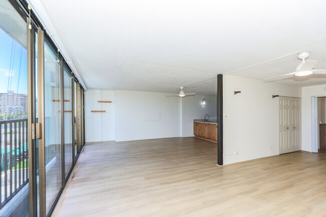 Building Photo - 2444 Hihiwai St