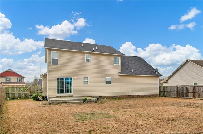 Building Photo - 4 Bedroom 2.5 Bathroom