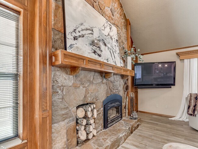 Building Photo - Fully Furnished Short Term Rental
