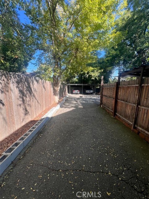 Building Photo - 136 N Bonnie Ave