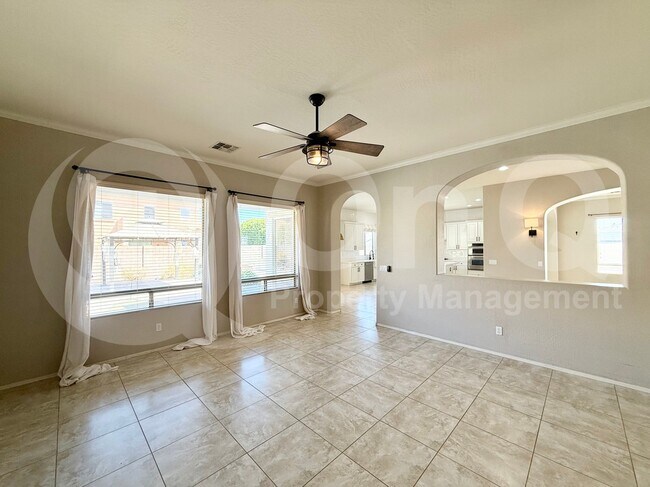 Building Photo - 12908 W Sierra Vista Dr