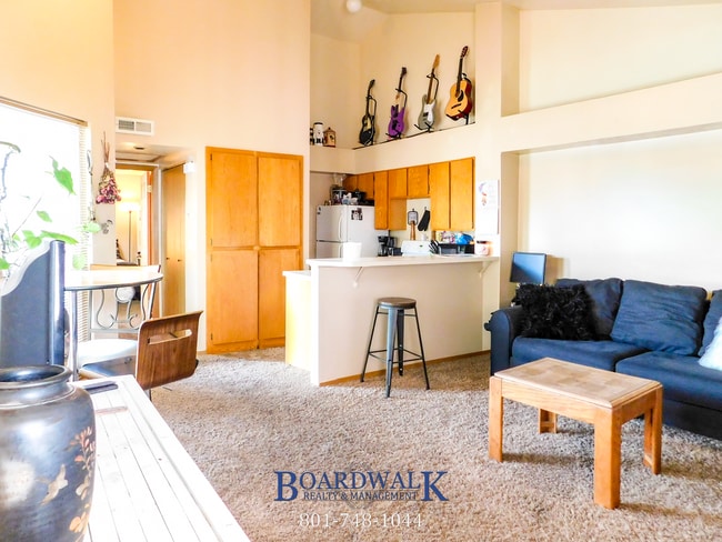 Building Photo - Charming 1-Bedroom Gem