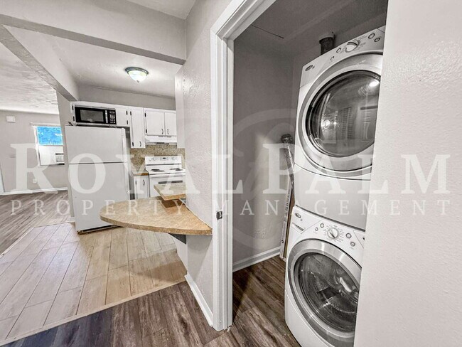 Building Photo - 3744 Estelle Ave