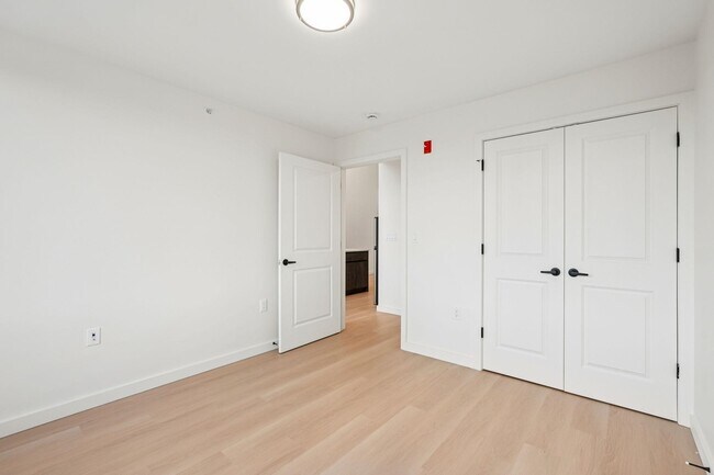 Building Photo - 1 Mallory Ave