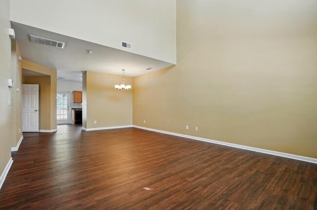 Building Photo - 7420 Abigail Glen Dr