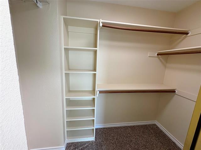 Building Photo - 512 Woodlake Dr