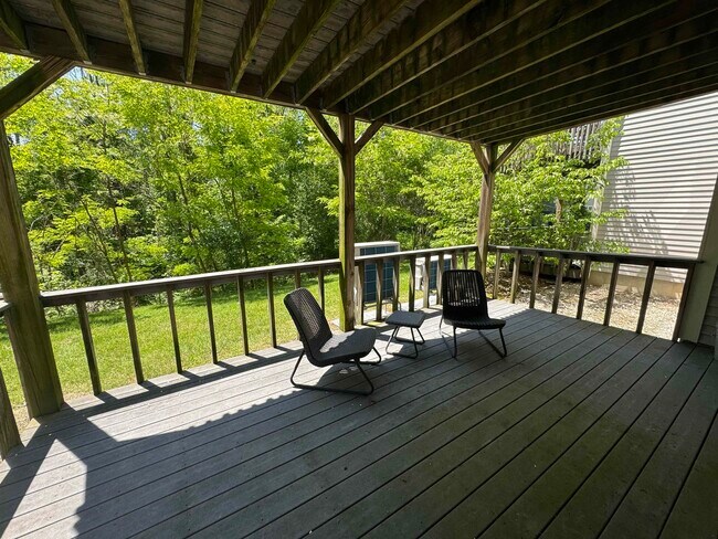 Building Photo - 524 Equinox on The Battenkill