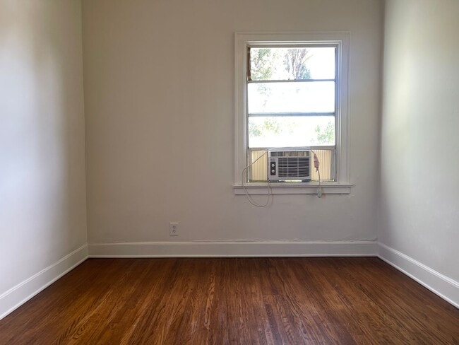 Building Photo - KENWOOD