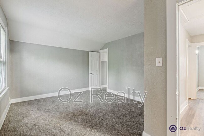 Building Photo - 436 Danberry St