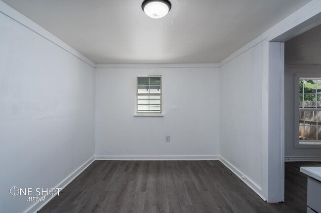 Building Photo - 617 Grand Ave