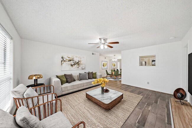 Building Photo - 1311 Antoine Dr