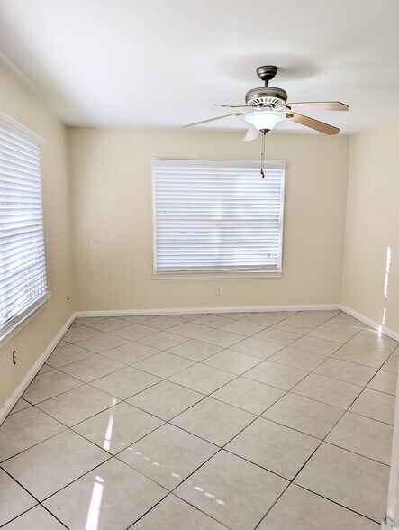 Building Photo - 1010 Indian Beach Dr