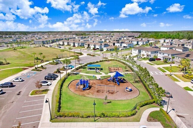 Building Photo - 3044 Suncoast Plains Dr