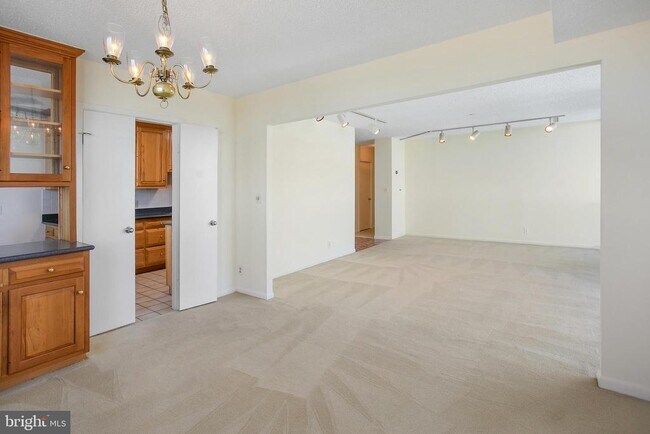 Building Photo - 5505 Seminary Rd