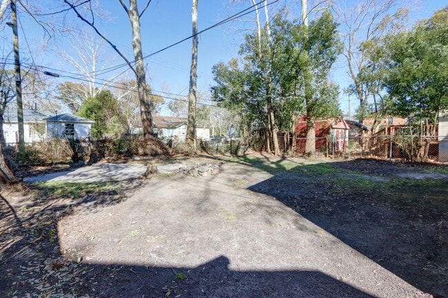 Building Photo - Renovated Single Family - Three Bedroom, Two Bathroom