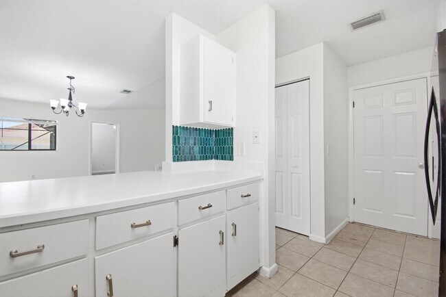 Building Photo - Amazing Pool Home!