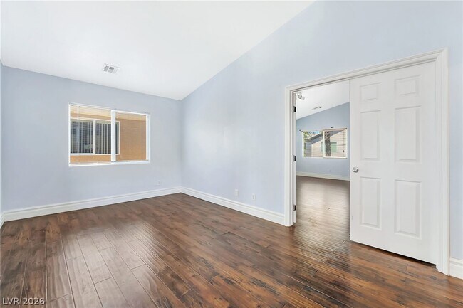 Building Photo - 367 Dogleg Dr