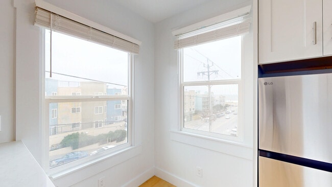 Building Photo - 4736 Balboa St