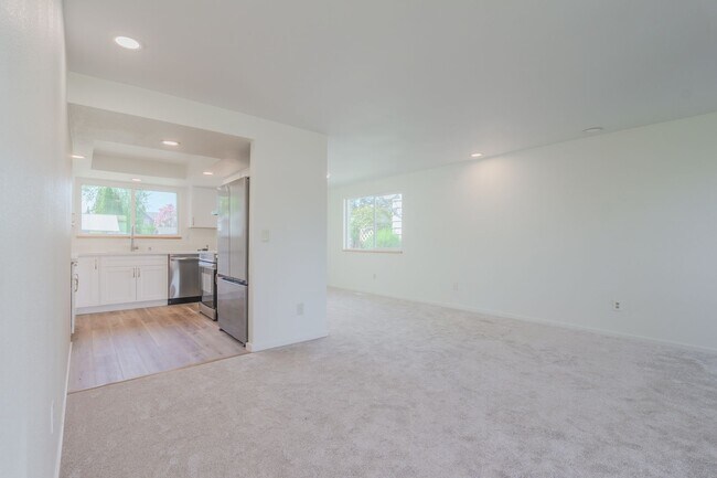Building Photo - 1418