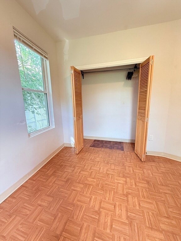 Building Photo - 154 Stanwood St