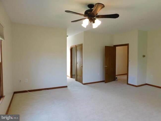 Building Photo - 13886 Berlin Turnpike