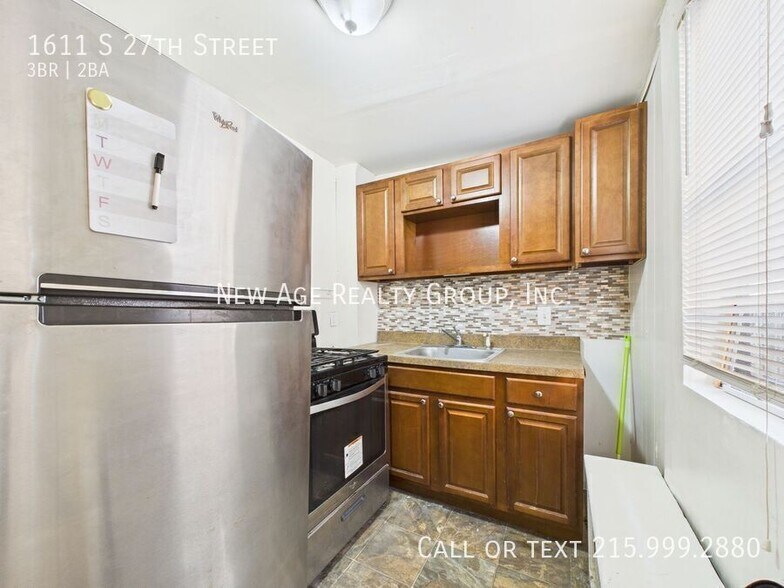 Building Photo - 1611 S 27th St