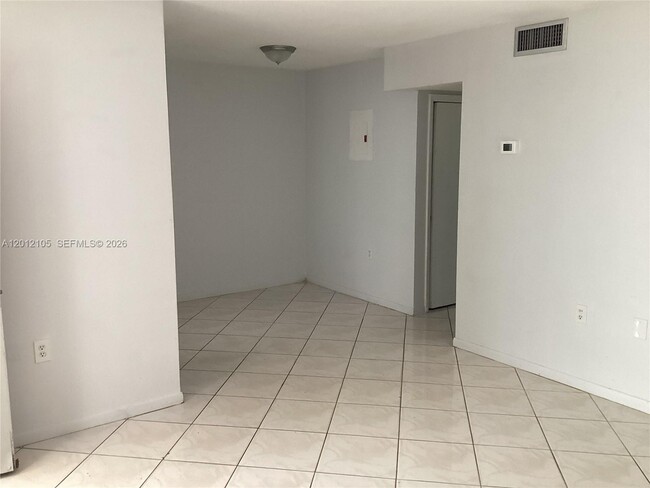 Building Photo - 2079 NE 167th St
