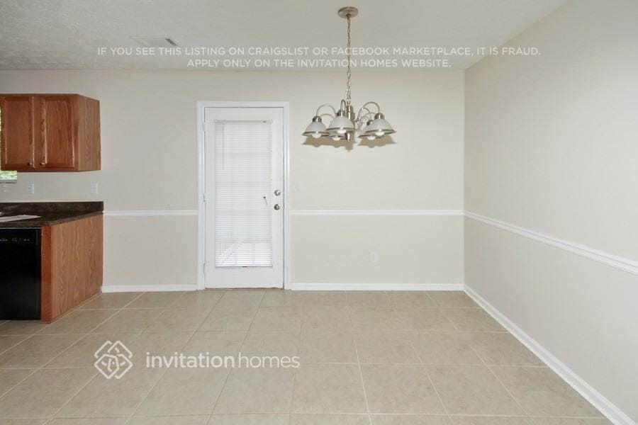 Building Photo - 1507 Locomotive Dr NE