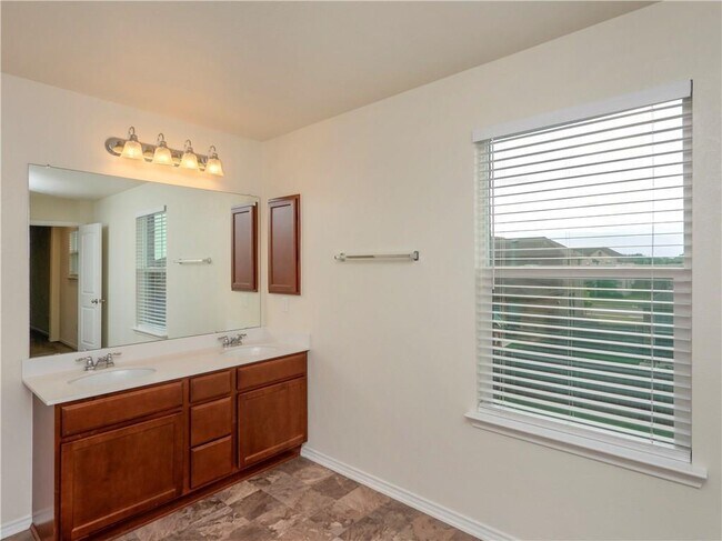 Building Photo - 119 Everglades Ave