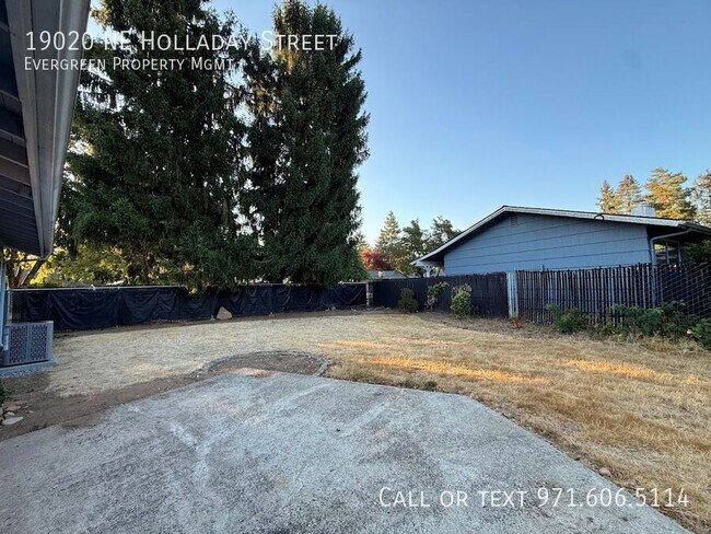 Building Photo - 19020 NE Holladay St