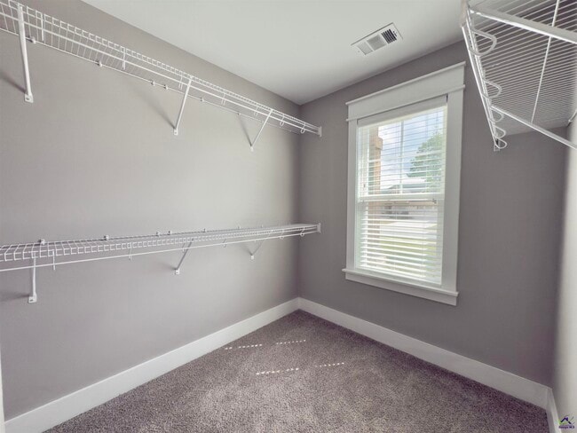 Building Photo - 408 Hawk's Nest Dr