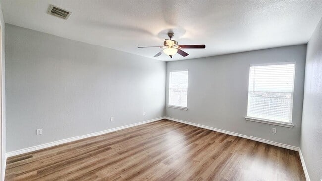 Building Photo - 202 Brandons Way